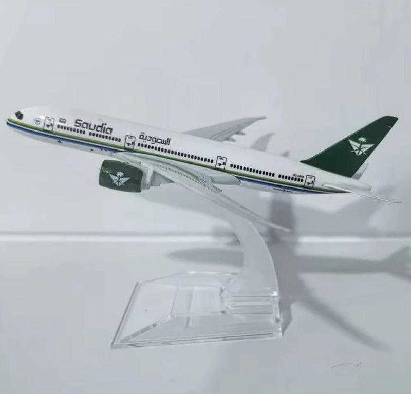 Saudia 16cm Diecast Airplane Model – Collectible Aircraft Toy with Stand – Ideal for Aviation Enthusiasts and Kids Airplane models child birthday gift Christmas gift plane models - Image 5